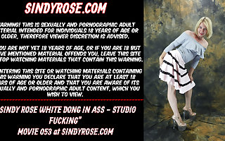 Sindy Nick scrimp White dong near the ass - studio shagging