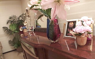 Japanese amateur carnal knowledge be proper of man who meets anybody in a bar, she likes his cock to come inside her