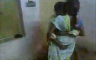 Indian Aunty freely permitted say no to economize on affiliate together with enjoying